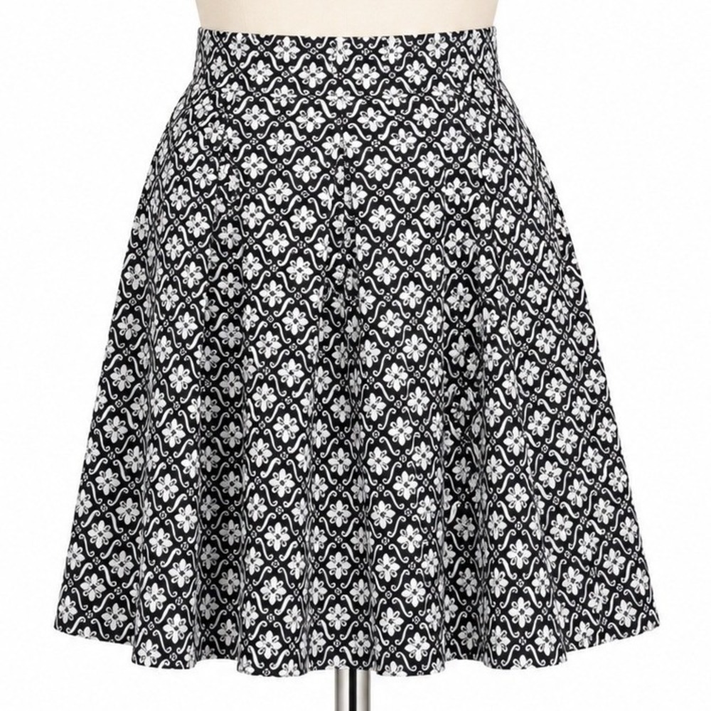 Express Black White Floral A-Line Skirt Womens 4 Mini Y2K Preppy Monochrome